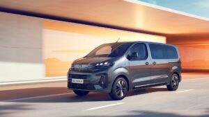 PEUGEOT_E-TRAVELLER_2410STYP_200_FR_D_2030x1146